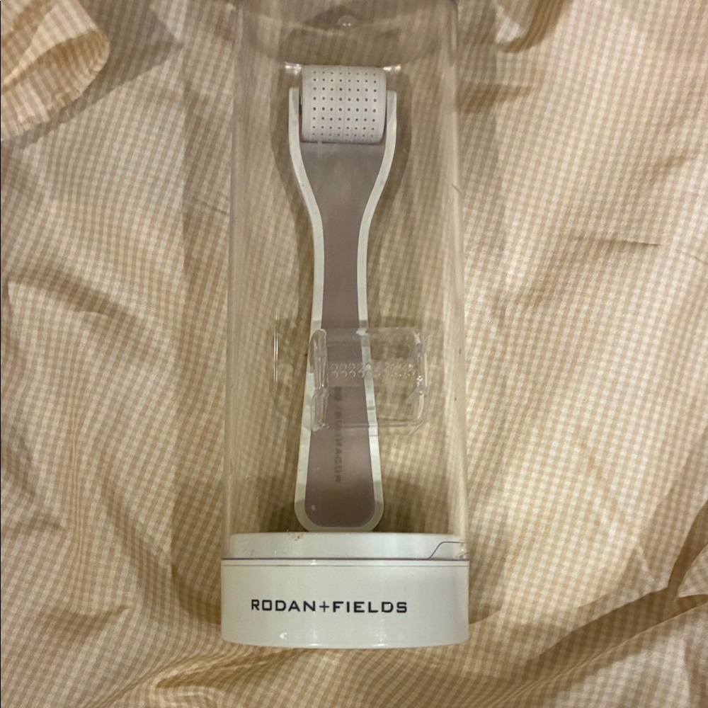 Rodan + Fields White Skincare Roller